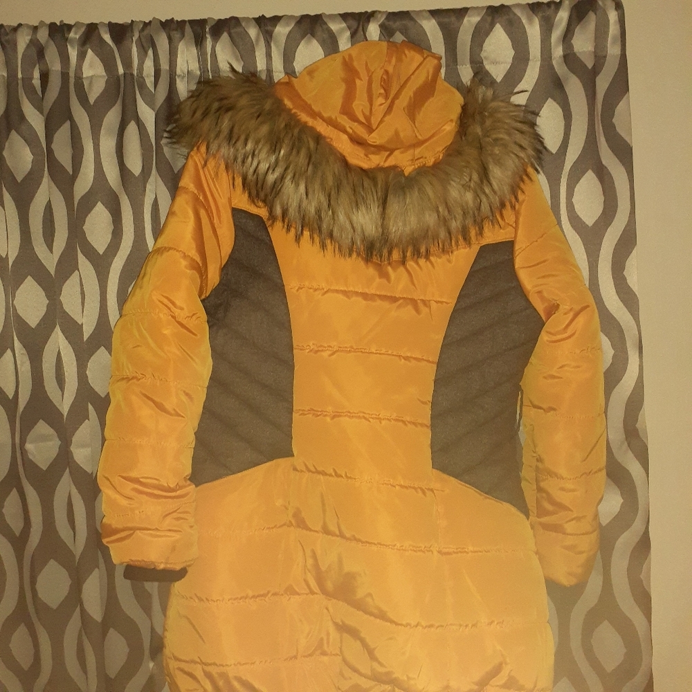 Coat - Picture 3 of 4